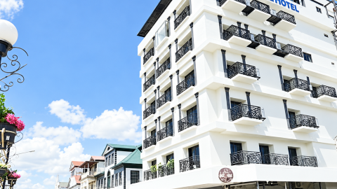 Royal Breeze Hotel N.V.